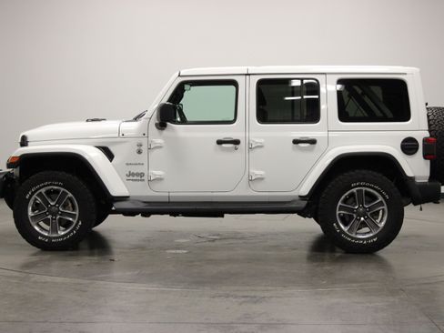 Used 2019 Jeep Wrangler Unlimited Sahara w/ LED Lighting Group AWD/4WD image 5