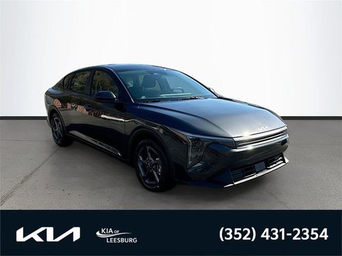 New 2025 Kia K4 LXS image 1