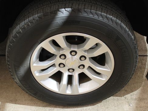 Used 2018 Chevrolet Silverado 1500 LT w/ All Star Edition image 32