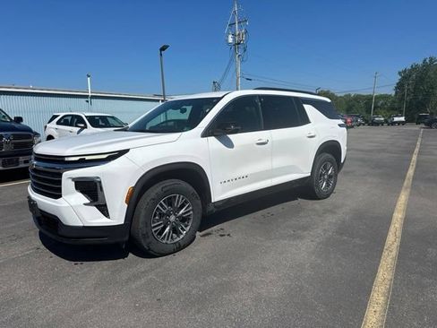 Used 2026 Chevrolet Traverse LT AWD/4WD image 5