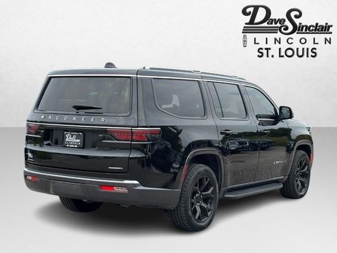 Used 2022 Jeep Wagoneer Series II w/ Flexible Seating Group AWD/4WD image 3
