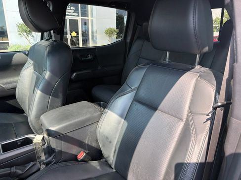 Used 2021 Toyota Tacoma TRD Pro AWD/4WD image 16
