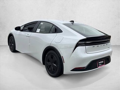 New 2026 Toyota Prius Plug-In Hybrid FWD image 5