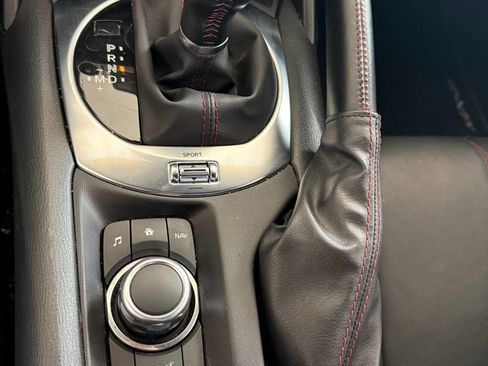 Used 2019 MAZDA MX-5 Miata Grand Touring RWD image 12
