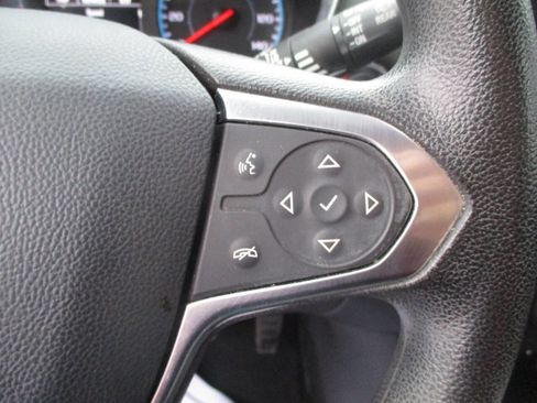 Used 2020 Chevrolet Traverse LS image 15