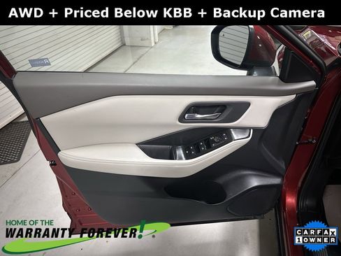 Used 2024 Nissan Rogue SV image 11