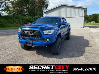 Used 2017 Toyota Tacoma TRD Sport w/ Tow Package (A/T) AWD/4WD video 1