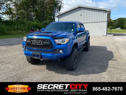 Used 2017 Toyota Tacoma TRD Sport w/ Tow Package (A/T)