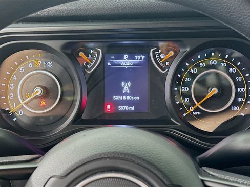 Used 2025 Jeep Gladiator Sport AWD/4WD image 12