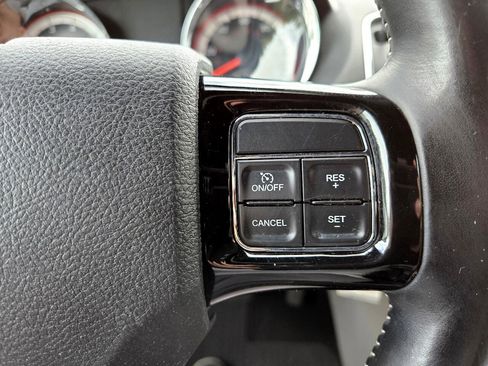 Used 2019 Dodge Grand Caravan SXT image 47