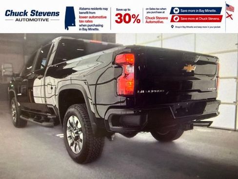 Used 2025 Chevrolet Silverado 2500 Custom w/ Custom Value Package AWD/4WD image 4