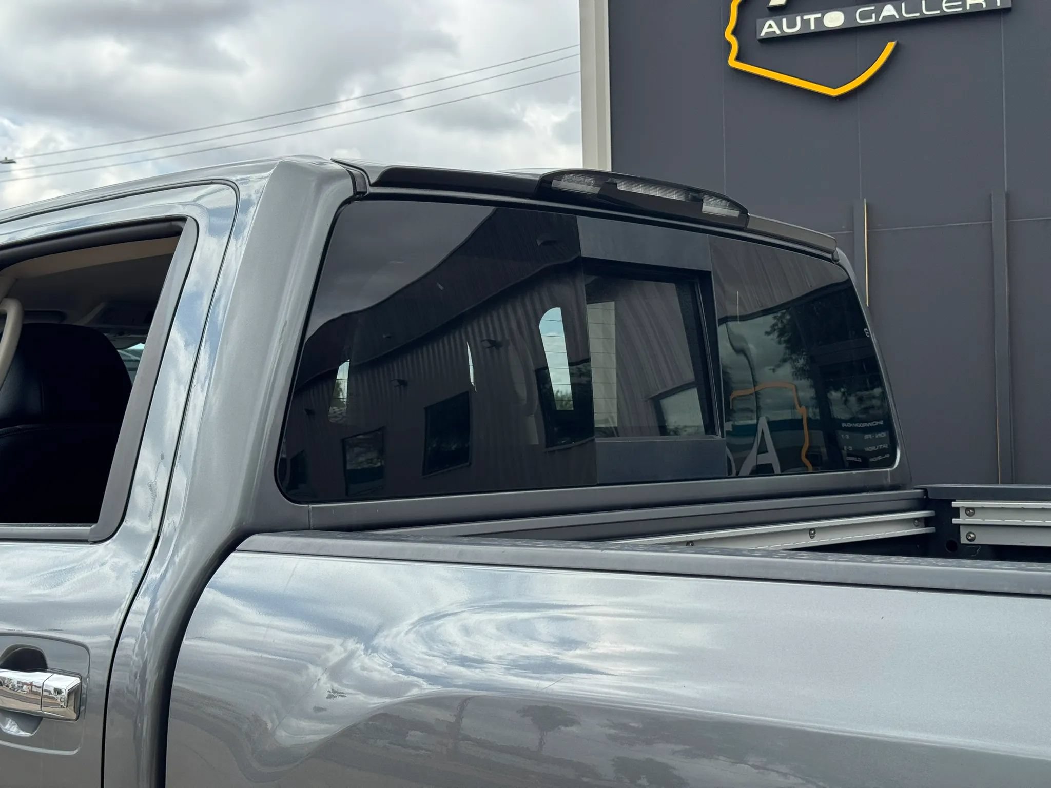 Used 2017 Nissan Titan SL AWD/4WD image 32