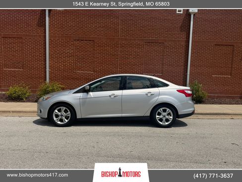 Used 2014 Ford Focus SE FWD image 2