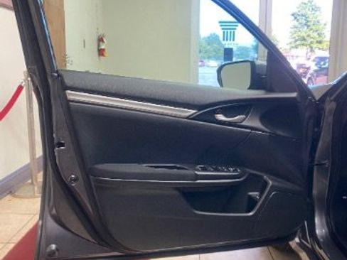 Used 2019 Honda Civic LX image 7