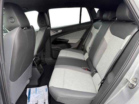 New 2025 Volkswagen ID.4 Pro image 16