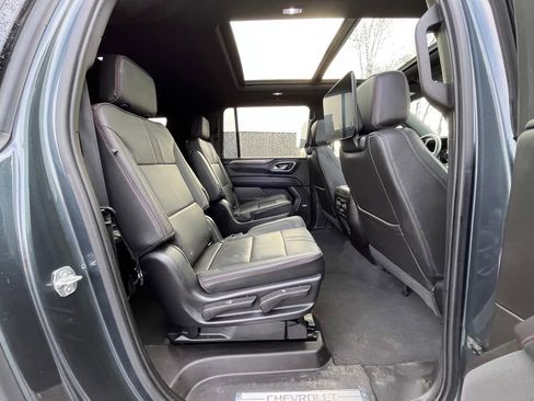 Used 2021 Chevrolet Suburban RST w/ Luxury Package image 18