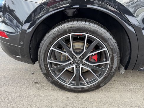 Used 2023 Audi SQ5 Prestige w/ Prestige Package image 8