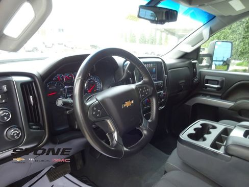 Used 2019 Chevrolet Silverado 2500 LT AWD/4WD image 13