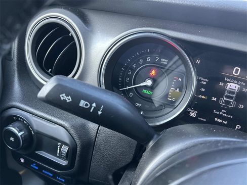 Used 2023 Jeep Wrangler Unlimited w/ Dual Top Group image 32