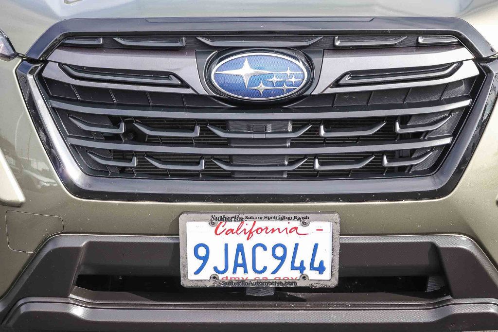 Certified 2023 Subaru Forester Limited AWD/4WD image 11