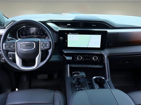 Used 2024 GMC Sierra 1500 Denali w/ Technology Package AWD/4WD image 18