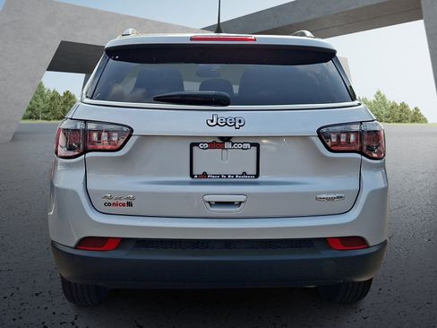 Used 2024 Jeep Compass Latitude AWD/4WD image 5