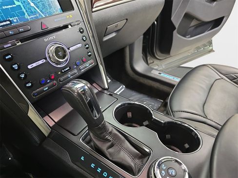Used 2018 Ford Explorer Platinum image 28