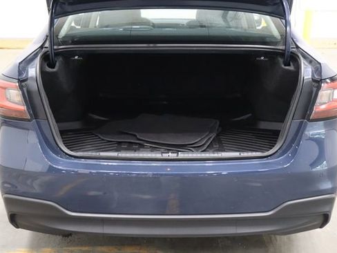 Used 2023 Subaru Legacy Limited image 11