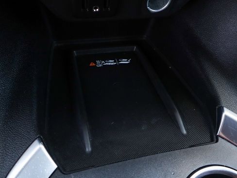 Used 2022 Chevrolet Traverse LT image 37