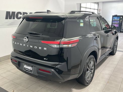 Used 2024 Nissan Pathfinder SV image 4