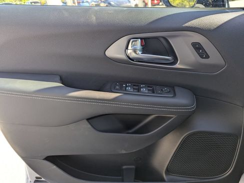 New 2026 Chrysler Pacifica Select w/ S Appearance Package FWD image 16