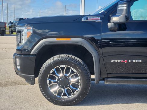 Used 2023 GMC Sierra 2500 AT4 w/ AT4 Premium Plus Package AWD/4WD image 9