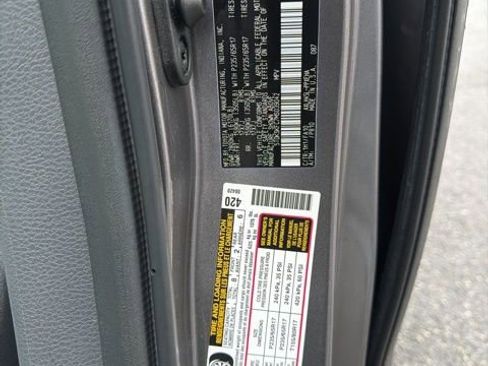 Used 2021 Toyota Sienna LE image 26