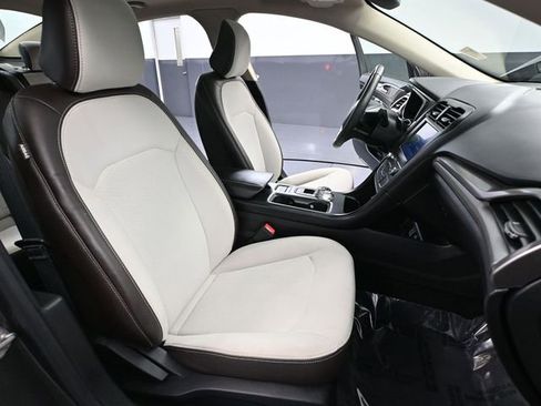 Used 2020 Ford Fusion SE w/ Equipment Group 151A image 46