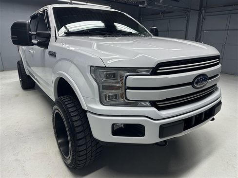 Used 2019 Ford F150 Lariat w/ Equipment Group 502A Luxury AWD/4WD image 9