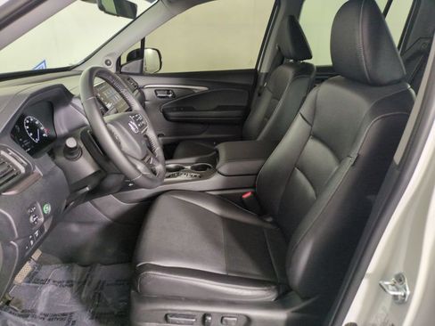Certified 2025 Honda Ridgeline RTL image 13