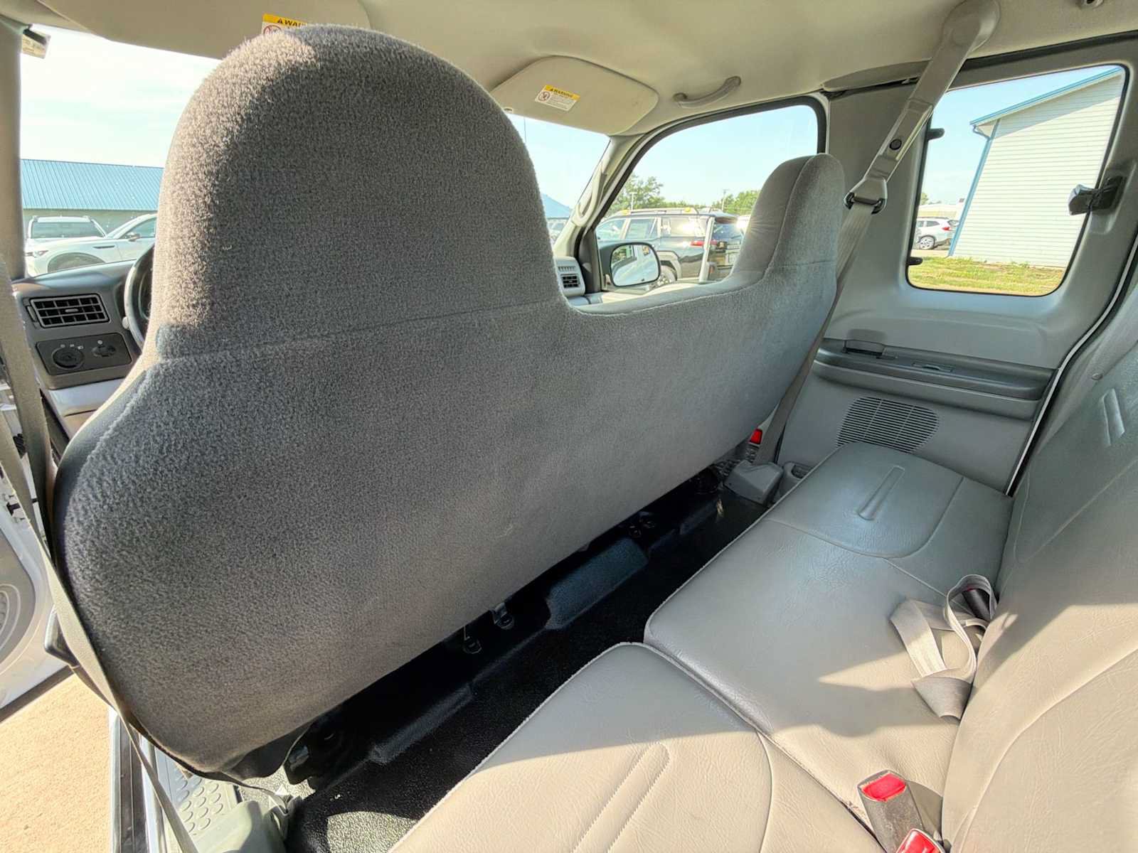 Used 2002 Ford F250 2WD SuperCab Super Duty image 14