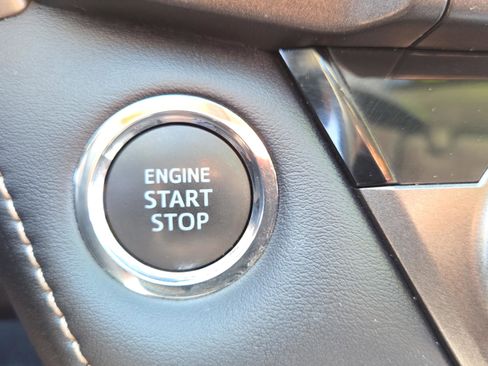 Used 2013 Toyota RAV4 Limited image 32