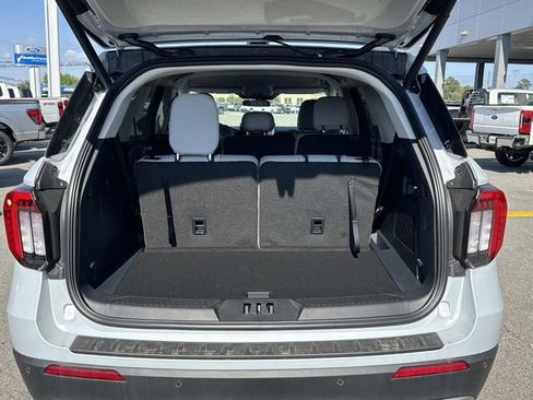 New 2026 Ford Explorer Active w/ Active Comfort Package RWD image 13
