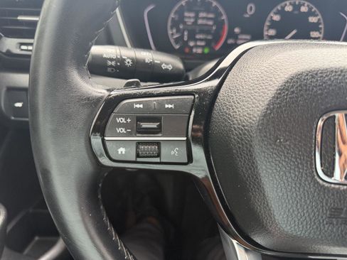 Used 2023 Honda Pilot EX-L image 13