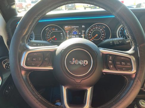 Used 2020 Jeep Gladiator Overland image 16