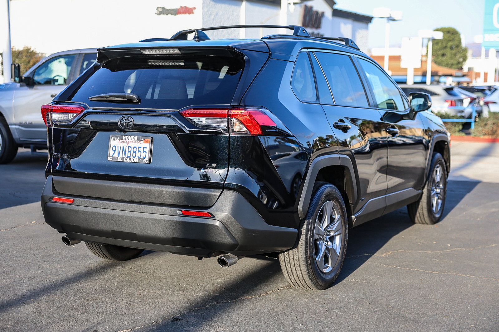 Used 2025 Toyota RAV4 LE AWD/4WD image 22