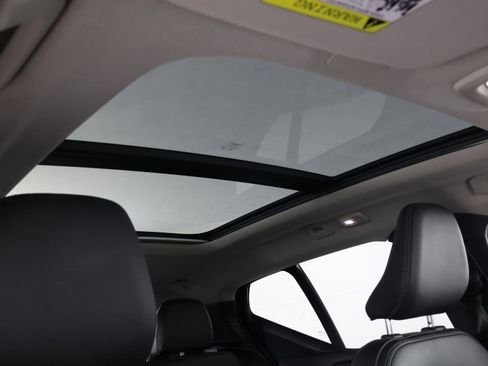 Certified 2025 Volvo XC40 B5 Plus AWD/4WD image 23