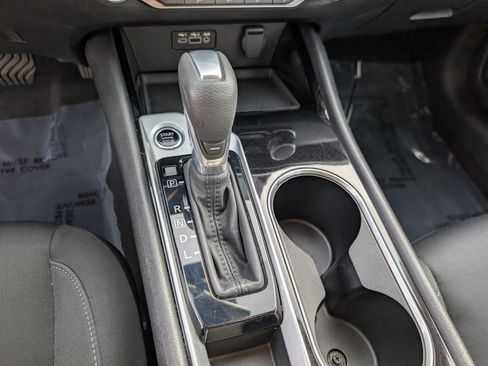 Used 2024 Nissan Altima 2.5 SV image 18