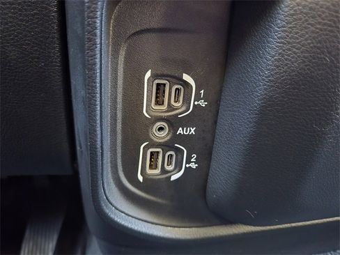 Used 2023 RAM 1500 Laramie image 31