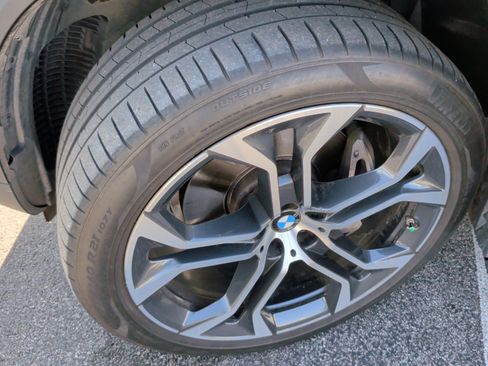 Used 2024 BMW X5 xDrive40i w/ Premium Package AWD/4WD image 13