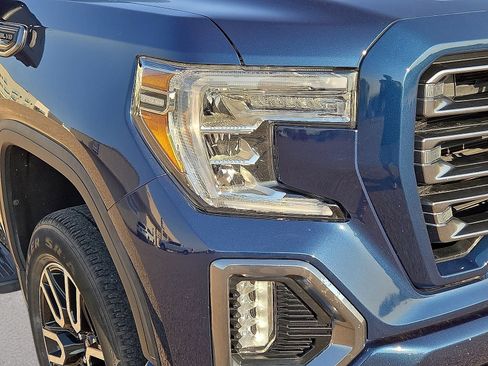 Used 2019 GMC Sierra 1500 AT4 w/ AT4 Premium Package AWD/4WD image 9