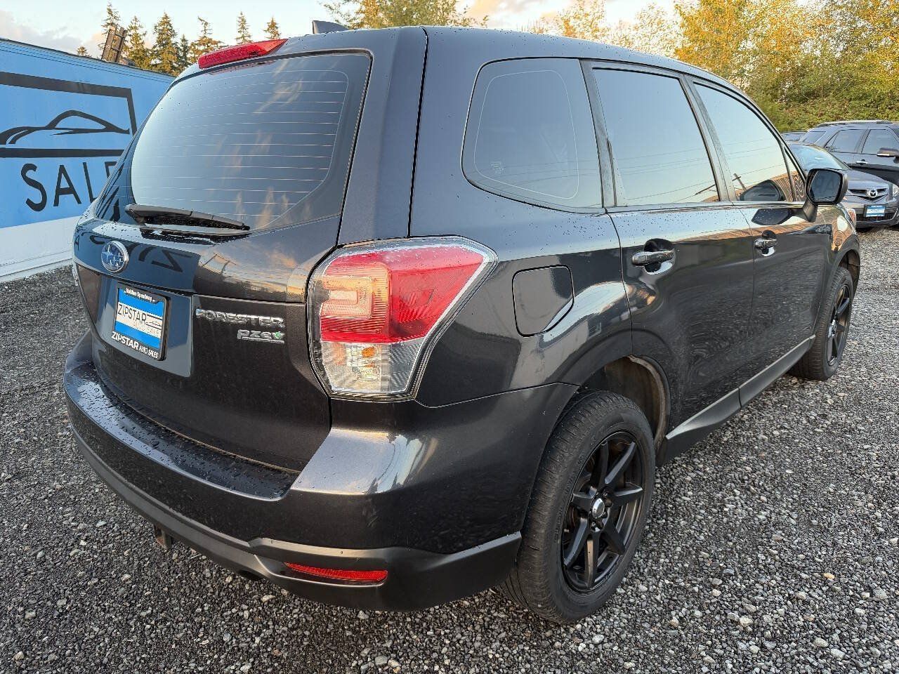 Used 2017 Subaru Forester 2.5i AWD/4WD image 3