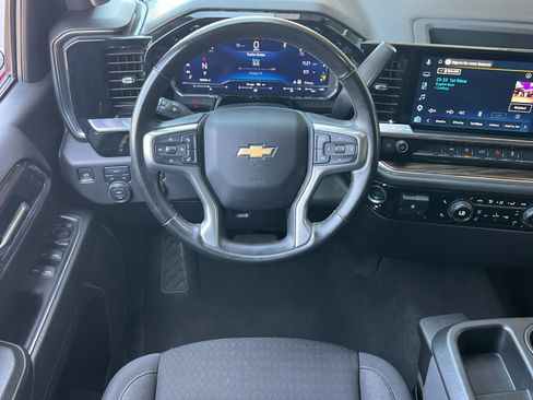 Used 2025 Chevrolet Silverado 1500 LT AWD/4WD image 14