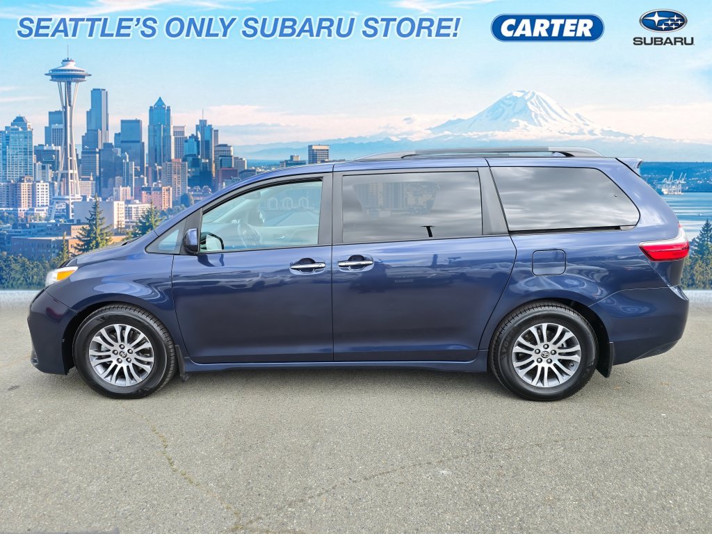 Used 2020 Toyota Sienna XLE w/ XLE Navigation Package FWD image 6